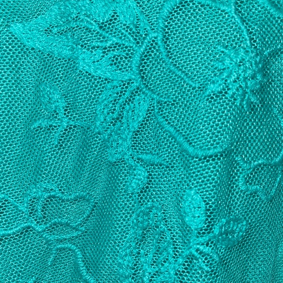 Aeropostale front lace shirt - Picture 3 of 7